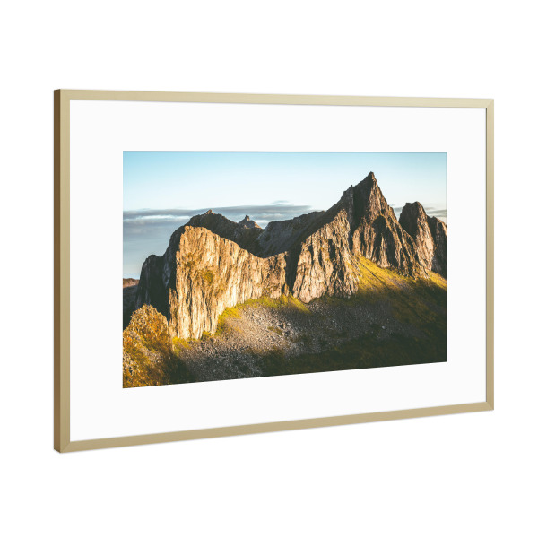 Poster mit Rahmen Gold "Fjell" artboxONE - Natur - Senja,Norwegen,Berge