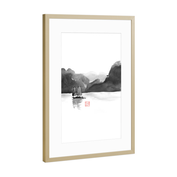 Poster mit Rahmen Gold "Boat in Halong Bay" artboxONE - Schwarzweiß,Reise / Asien - Boat,Along,Bay,Tree,Sumie,Vietnam