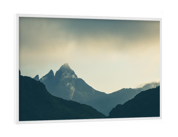 Poster mit weißem Rahmen "Lofoten Fjell" artboxONE - Natur - Lofoten,Norwegen,Berggipfel,Natur,Landschaft