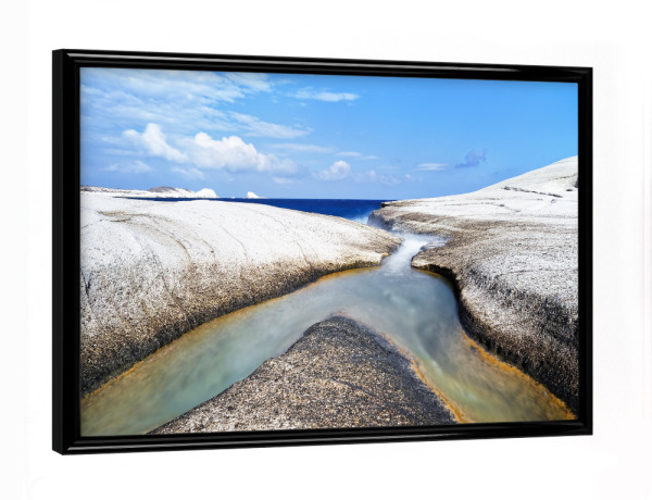 Poster mit schwarzem Rahmen "Zusammenfluss am Bimssteinstrand" artboxONE - Natur,Reise,Reise / Strand und Meer,Reise / Länder,Buchstaben / Y