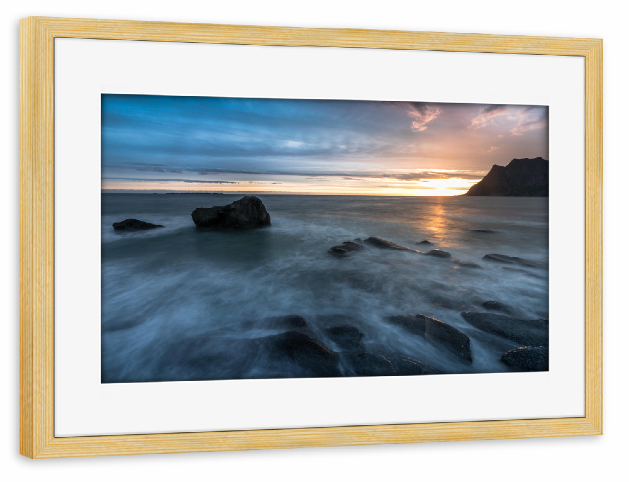 Poster mit Rahmen kiefer "Viking's coast" artboxONE - Natur - Lofoten,Norwegen,Utakleiv