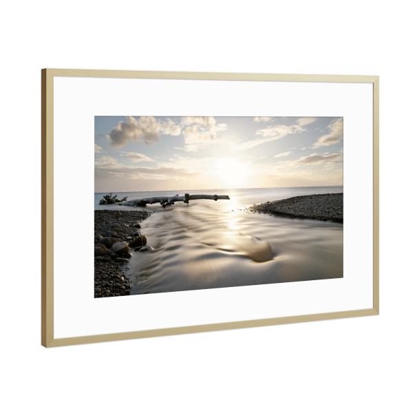 Poster mit Rahmen Gold "Flußmündung am Meer" artboxONE - Natur,Reise,Reise / Strand und Meer