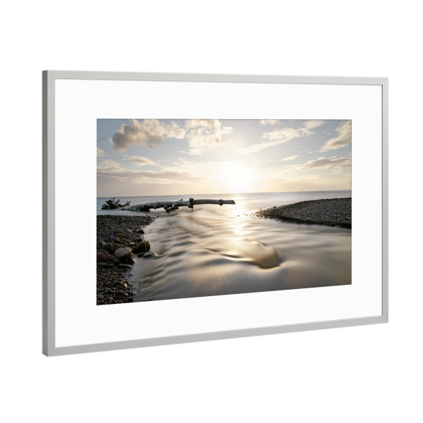 Poster mit Rahmen Silber "Flußmündung am Meer" artboxONE - Natur,Reise,Reise / Strand und Meer