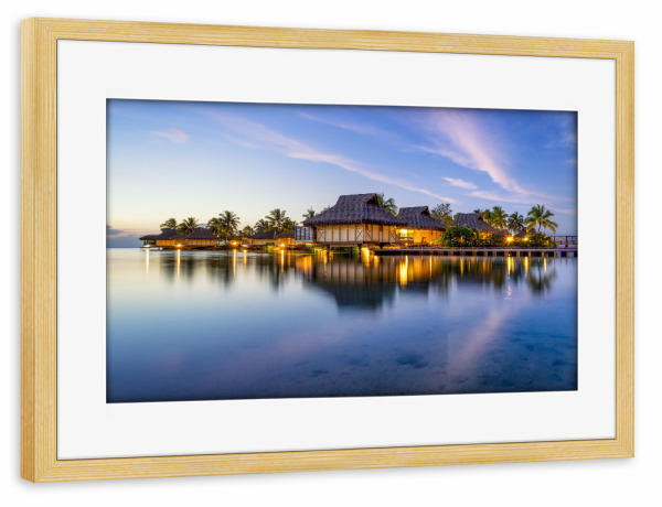 Poster mit Rahmen kiefer "Luxusresort auf Bora Bora" artboxONE - Reise,Reise / Strand und Meer