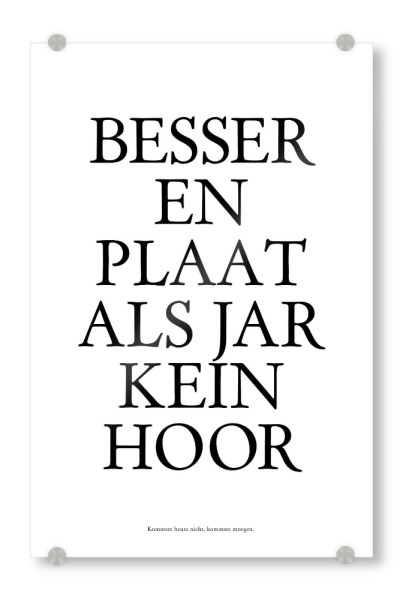 Acrylglasbild "Besser en Plaat... - Köln" artboxONE - Städte / Köln,Typografie,Schwarzweiß,Männer,Lustig