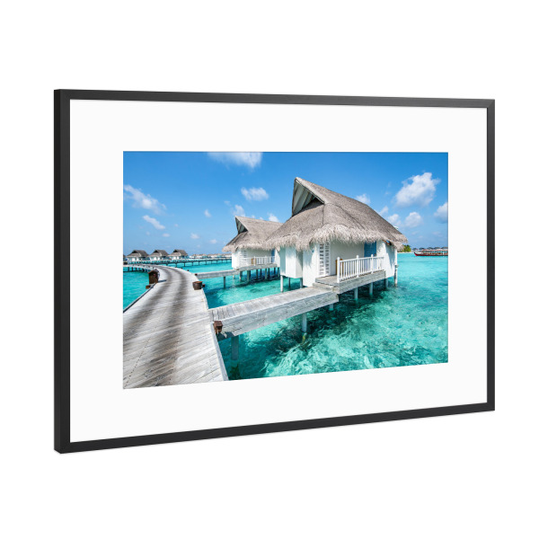 Poster mit Rahmen Schwarz (Metallic) "Overwater Villa auf den Malediven" artboxONE - Reise,Reise / Strand und Meer