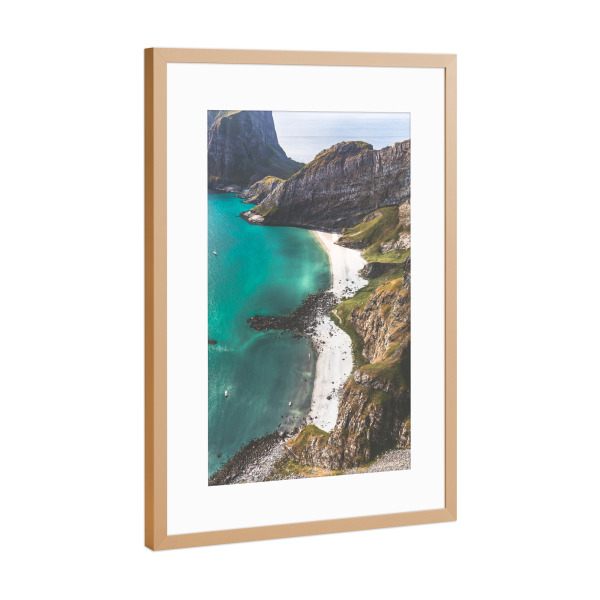 Poster mit Rahmen Kupfer "Lofoten beach" artboxONE - Reise / Strand und Meer - Strand,Lofoten,Norwegen,Berge,Meer,Natur