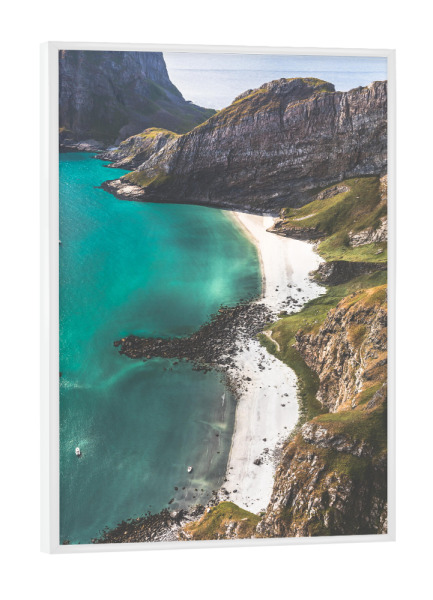 Poster mit weißem Rahmen "Lofoten beach" artboxONE - Reise / Strand und Meer - Strand,Lofoten,Norwegen,Berge,Meer,Natur