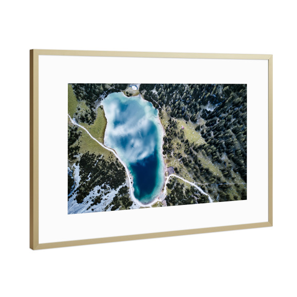 Poster mit Rahmen Gold "Seebensee im Ehrwald" artboxONE - Natur - Natur,Berg,See,Bergsee,Alpen,Zugspitze,österreich,Wald