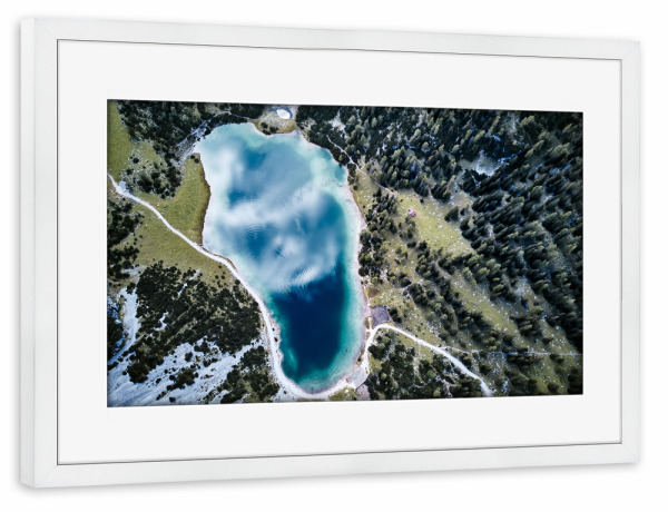 Poster mit Rahmen weiß "Seebensee im Ehrwald" artboxONE - Natur - Natur,Berg,See,Bergsee,Alpen,Zugspitze,österreich,Wald