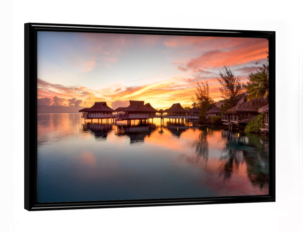 Poster mit schwarzem Rahmen "Sonnenuntergang auf Bora Bora" artboxONE - Reise,Reise / Strand und Meer