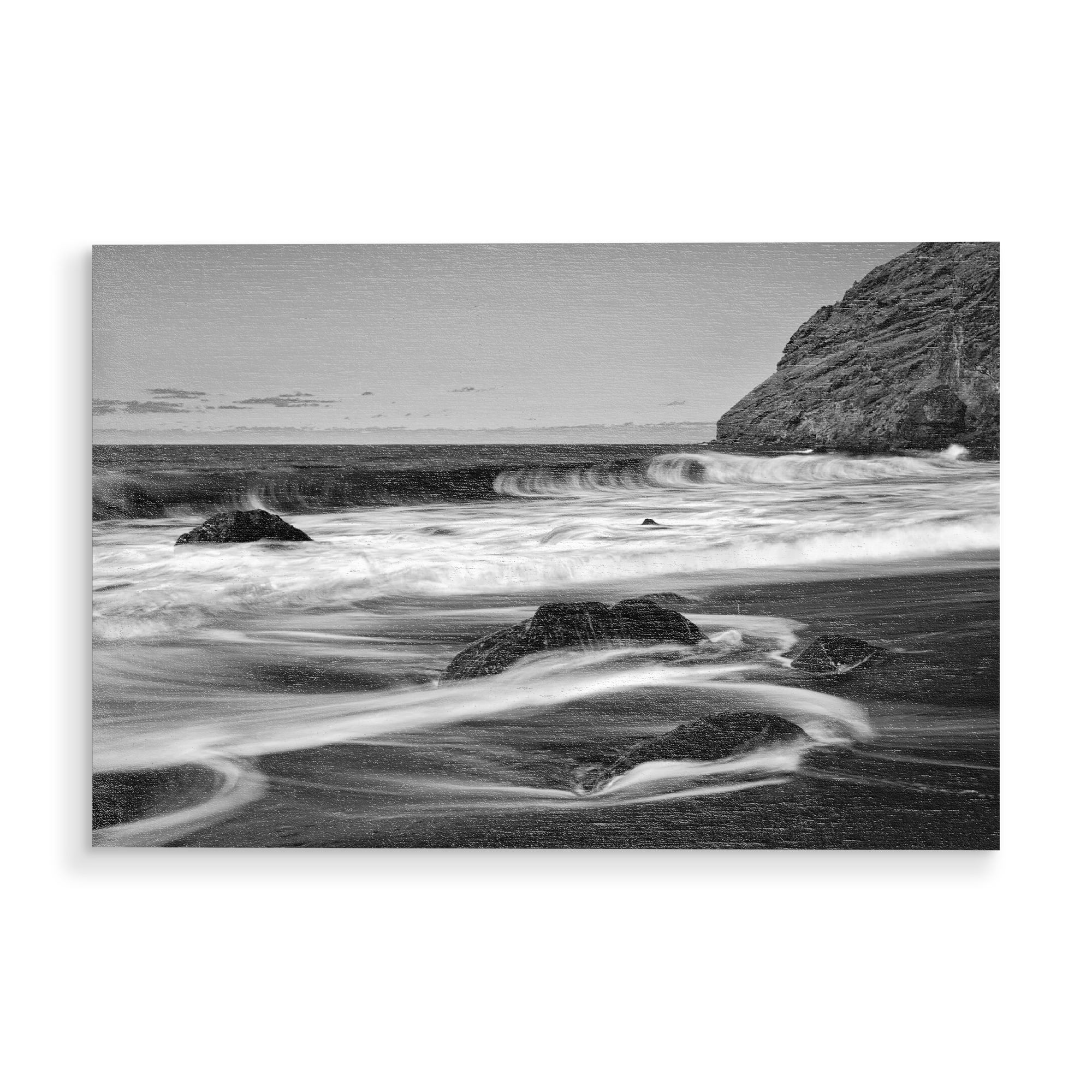 Holzbild "Schwarzer Vulkanstrand mit Steinen" artboxONE - Natur,Reise,Schwarzweiß,Reise / Strand und Meer