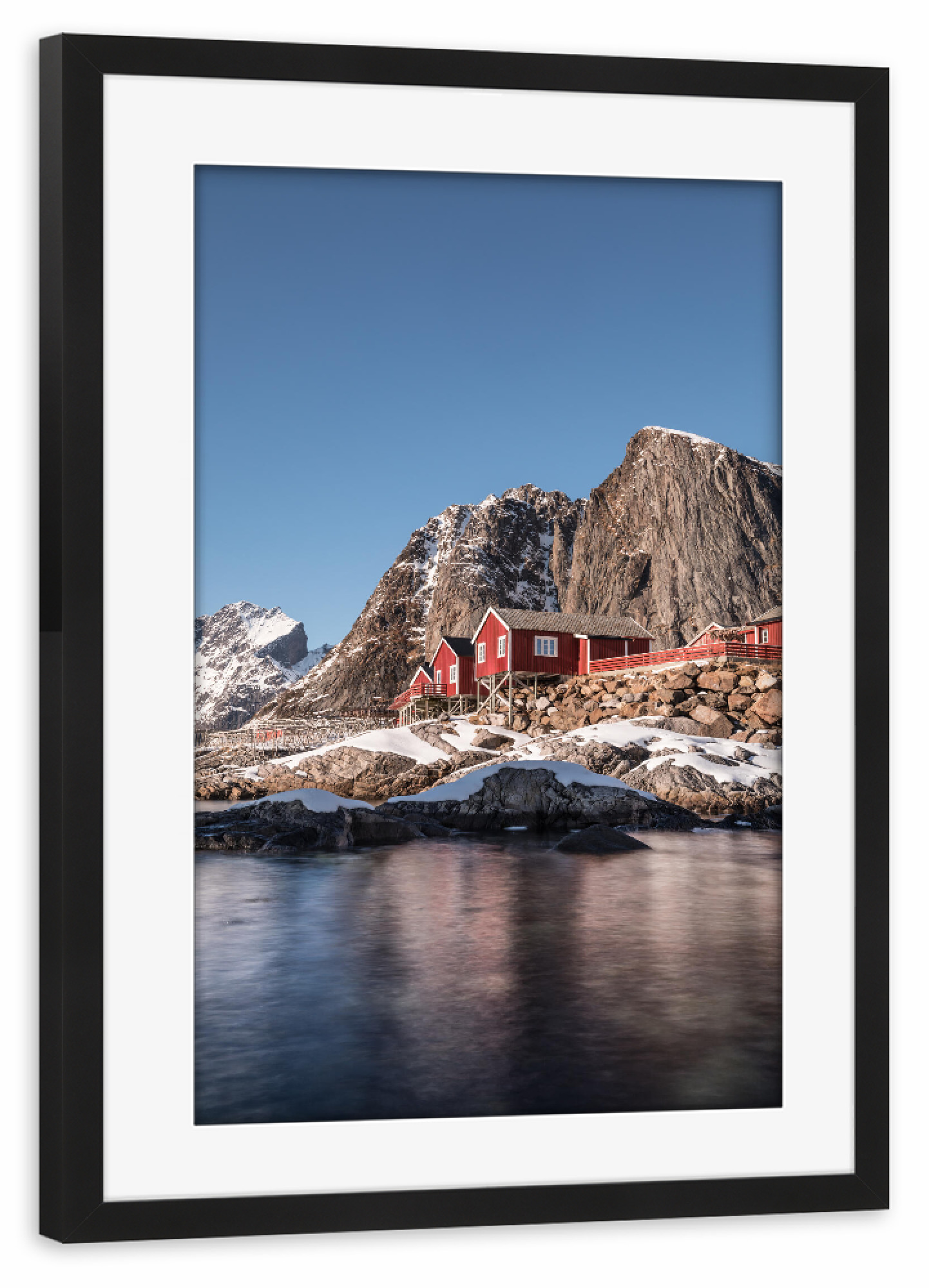 Poster mit Rahmen schwarz "Fischerdorf" artboxONE - Natur - Lofoten,Hamnøya,Norwegen,Water,Meer,Berge,Häuser,Fischerdorf,Fischer,Dorf,Island