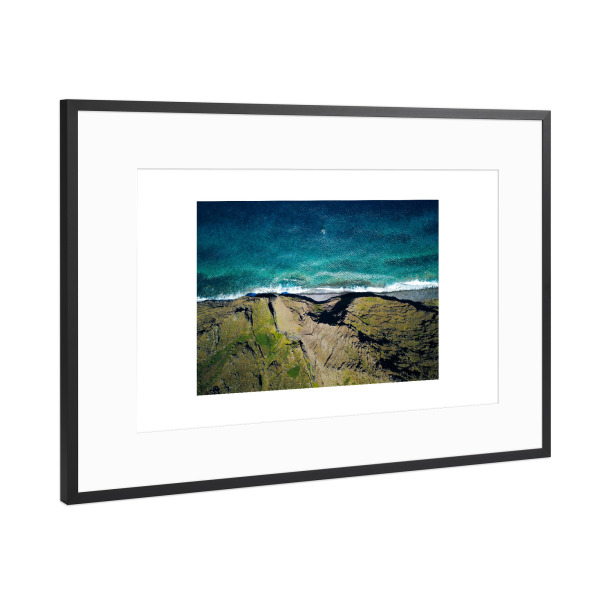 Poster mit Rahmen Schwarz (Metallic) "Blue water" artboxONE - Natur,Reise,Reise / Strand und Meer