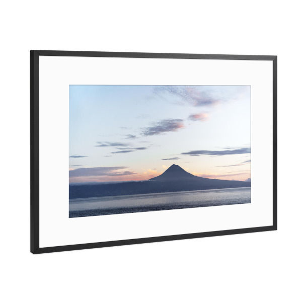 Poster mit Rahmen Schwarz (Metallic) "Vulkan Pico im Abendlicht" artboxONE - Natur,Reise / Strand und Meer,Reise / Länder