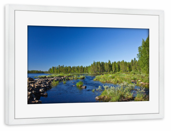Poster mit Rahmen weiß "Am Fluss in Finnland" artboxONE - Natur,Reise / Länder