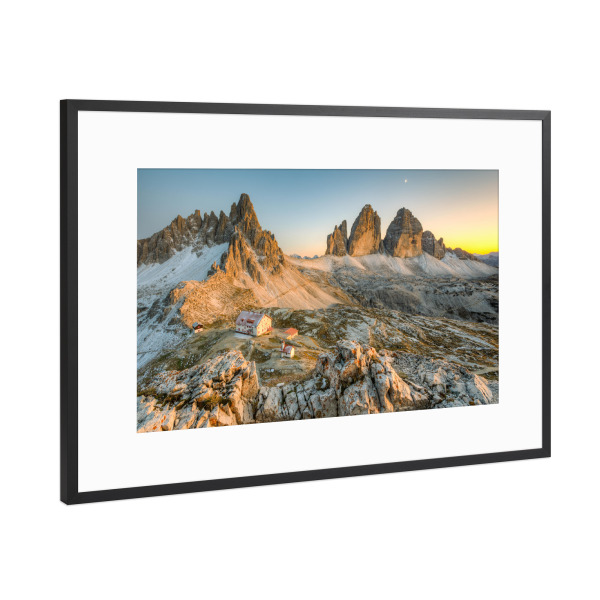 Poster mit Rahmen Schwarz (Metallic) "Drei Zinnen in der Abenddämmerung" artboxONE - Natur,Reise,Reise / Länder