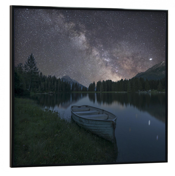 Poster mit schwarzem Rahmen 30x30 cm "Bergsee mit Boot" artboxONE - Natur,Galaxy