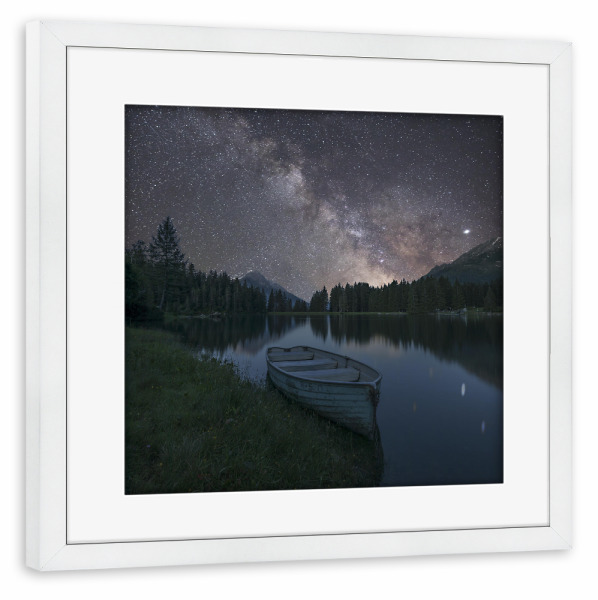Poster mit Rahmen weiß "Bergsee mit Boot" artboxONE - Natur,Galaxy
