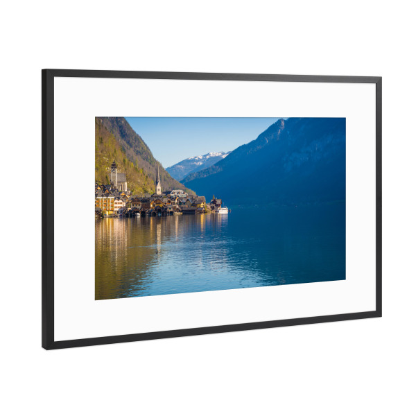 Poster mit Rahmen Schwarz (Metallic) "Hallstatt im Frühling" artboxONE - Natur,Reise