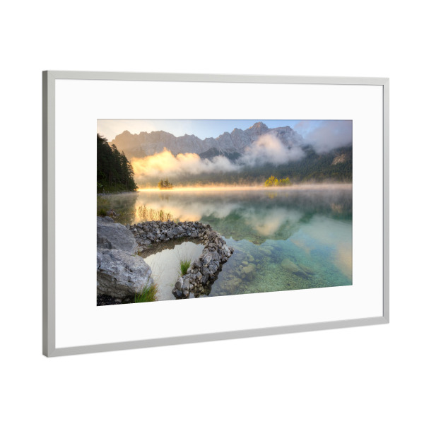 Poster mit Rahmen Silber "Herbstmorgen am Eibsee" artboxONE - Natur,Reise,Reise / Länder