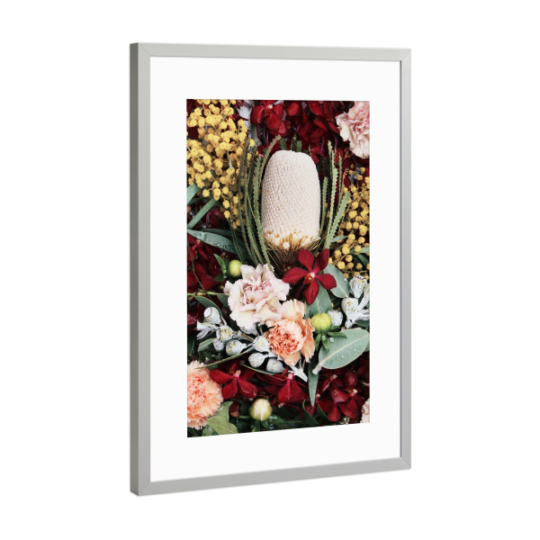 Poster mit Rahmen Silber "Burgundy Red Native Floral" artboxONE - Natur,Floral,Abstrakt