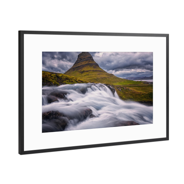 Poster mit Rahmen Schwarz (Metallic) "Der Berg" artboxONE - Natur,Reise