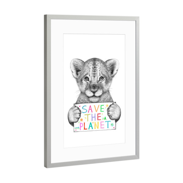 Poster mit Rahmen Silber "Lion cub save the planet" artboxONE - Natur,Tiere,Schwarzweiß,Liebe