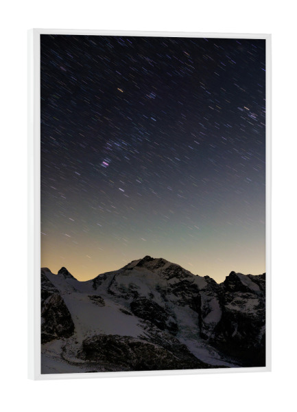Poster mit weißem Rahmen "Nightscape view of Piz Bernina" artboxONE - Natur,Galaxy