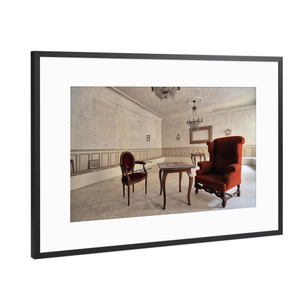 Poster mit Rahmen Schwarz (Metallic) "Red Chairs" artboxONE - Architektur