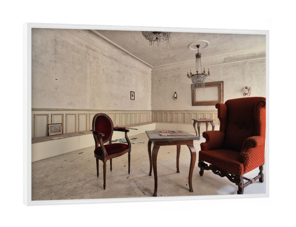 Poster mit weißem Rahmen "Red Chairs" artboxONE - Architektur