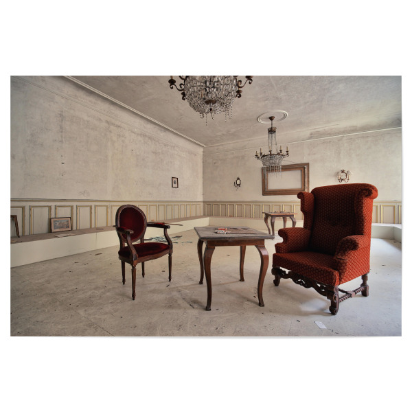 Poster "Red Chairs" artboxONE - Architektur - Urbex,Abandoned,Verlasseene,Orte,Decay,Old,Alt,Verlassen,Lost,Stühle,Places,Wasted,Stuhl,Chairs,Hotel