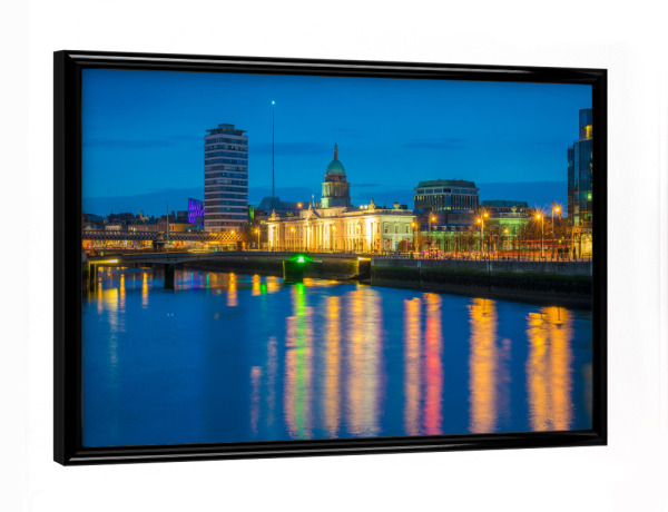 Poster mit schwarzem Rahmen "Abend in Dublin" artboxONE - Städte