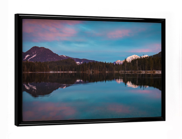 Poster mit schwarzem Rahmen "Winterabend am Hintersee" artboxONE - Natur