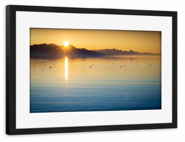 Poster mit Rahmen schwarz "Sonnenuntergang am Chiemsee" artboxONE - Natur
