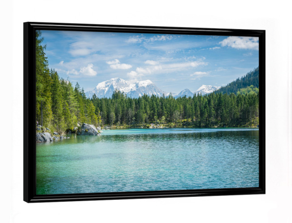 Poster mit schwarzem Rahmen "Hintersee im Frühling" artboxONE - Natur