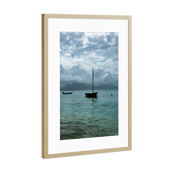 Poster mit Rahmen Gold "Swimming boats" artboxONE - Natur,Reise,Reise / Strand und Meer