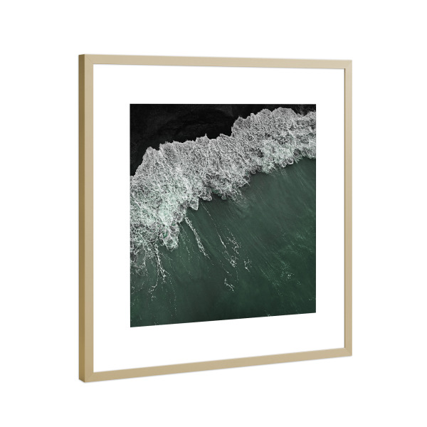 Poster mit Rahmen Gold "Beach Black Green" artboxONE - Natur,Reise / Strand und Meer