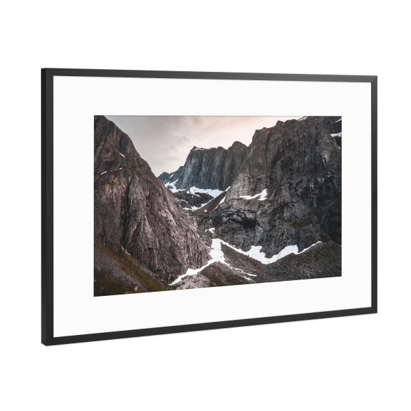 Poster mit Rahmen Schwarz (Metallic) "Remains of Winter" artboxONE - Natur,Reise