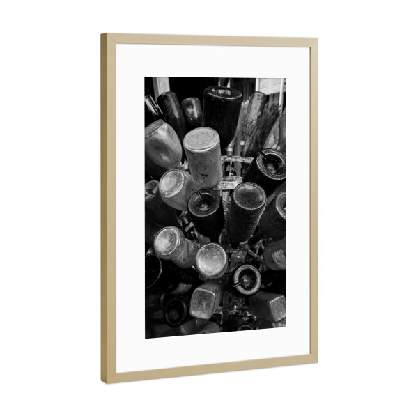 Poster mit Rahmen Gold "Glass bottles" artboxONE - Reise,Essen & Trinken