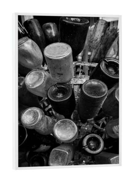 Poster mit weißem Rahmen "Glass bottles" artboxONE - Reise,Essen & Trinken