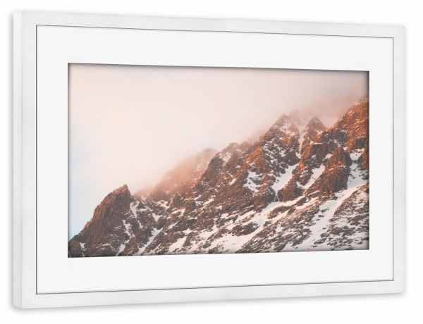 Poster mit Rahmen weiß "Misty Mountain Peaks" artboxONE - Natur,Reise