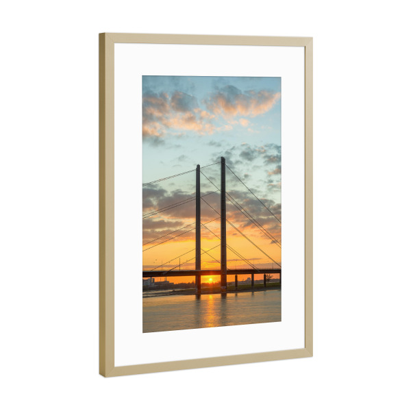 Poster mit Rahmen Gold "Düsseldorf Rheinkniebrücke" artboxONE - Städte,Reise,Architektur,Städte / Düsseldorf