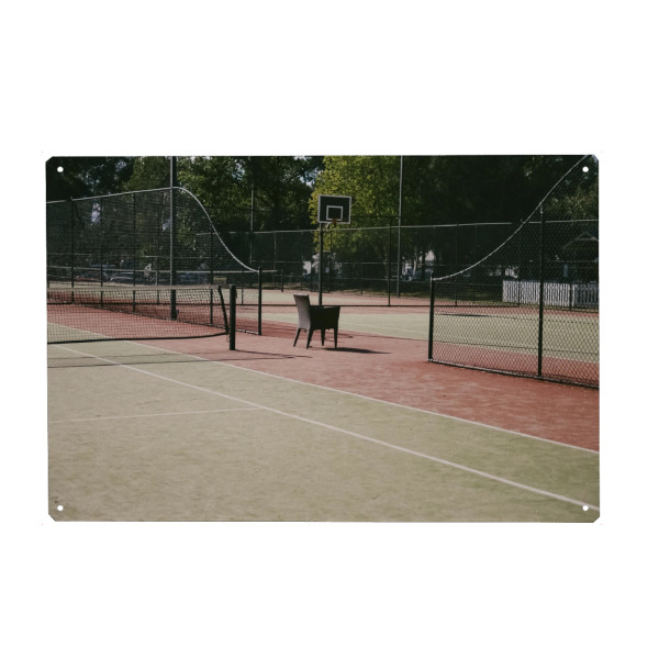Metall Poster "Abandoned Basketball Court" artboxONE - Natur,Architektur,Geometrie,Sport,Sport / Sommerspiele