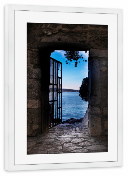Poster mit Rahmen weiß "Tür zum Meer" artboxONE - Architektur,Reise / Strand und Meer,Buchstaben / M,Buchstaben / T