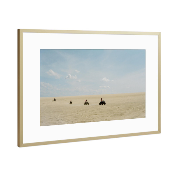 Poster mit Rahmen Gold "Quads in the Desert" artboxONE - Natur,Reise,Sport / Motorsport,Reise / Afrika,Automobile