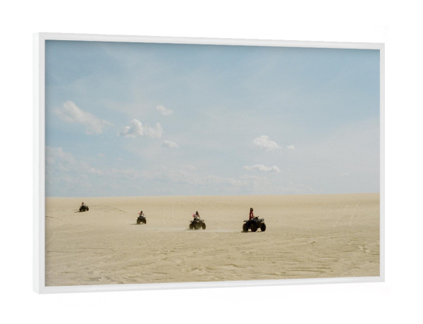 Poster mit weißem Rahmen "Quads in the Desert" artboxONE - Natur,Reise,Sport / Motorsport,Reise / Afrika,Automobile