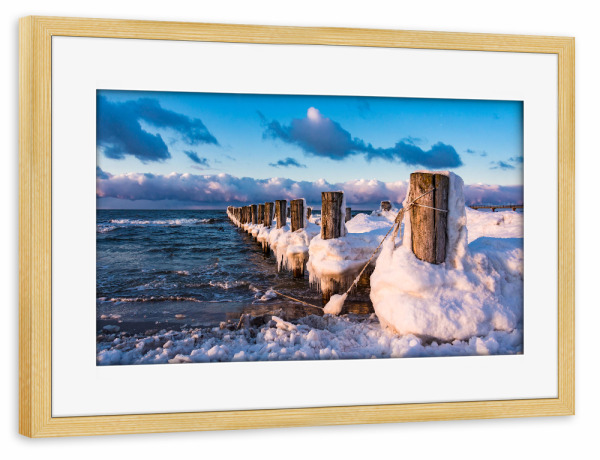 Poster mit Rahmen kiefer "Buhne im Winter" artboxONE - Natur,Reise / Strand und Meer
