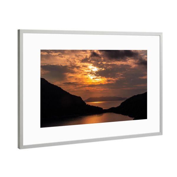 Poster mit Rahmen Silber "Sonnenuntergang Mittelmeer" artboxONE - Natur,Reise / Strand und Meer