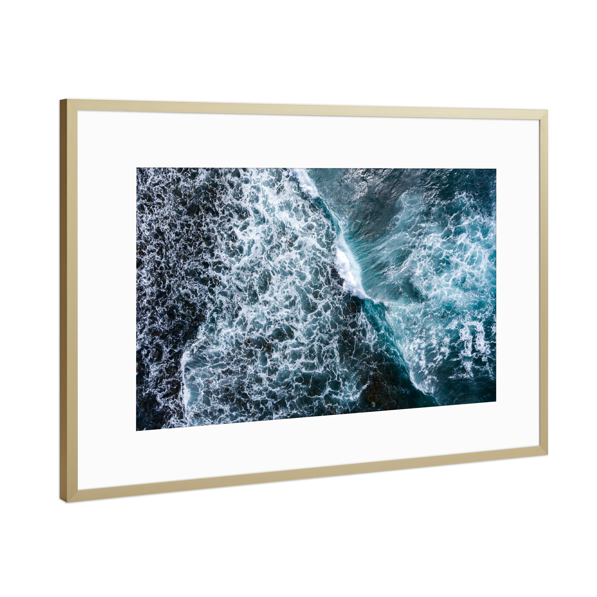 Poster mit Rahmen Gold "Ocean battle" artboxONE - Natur,Reise,Reise / Strand und Meer